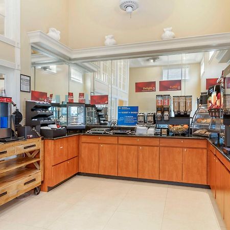 Best Western Plus Кингсленд Екстериор снимка