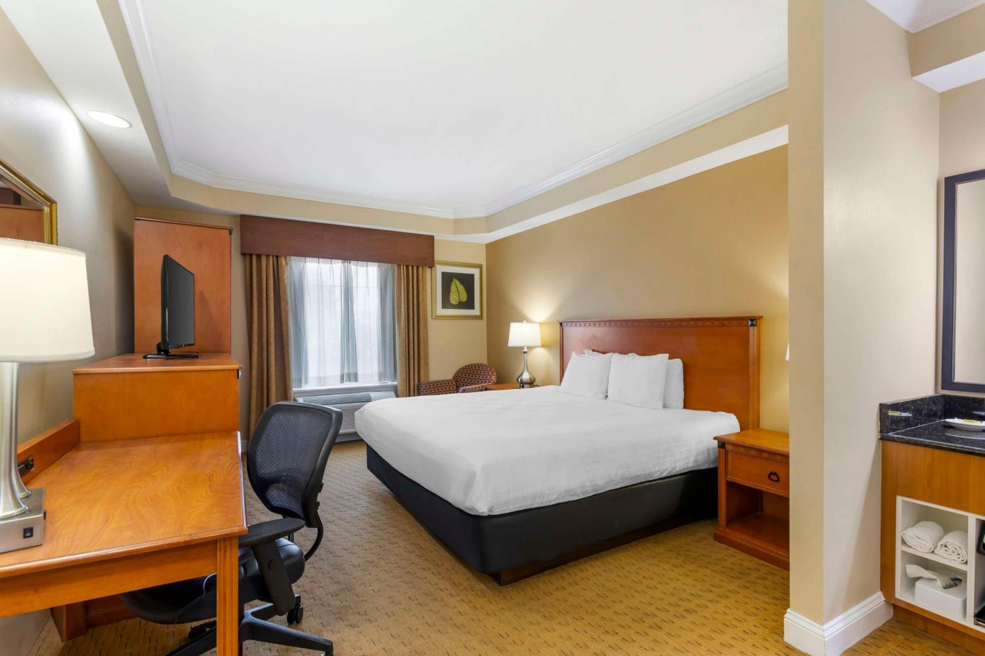 Best Western Plus Кингсленд Екстериор снимка