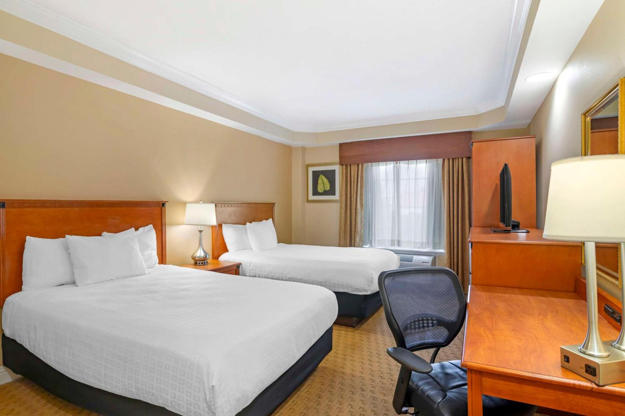 Best Western Plus Кингсленд Екстериор снимка