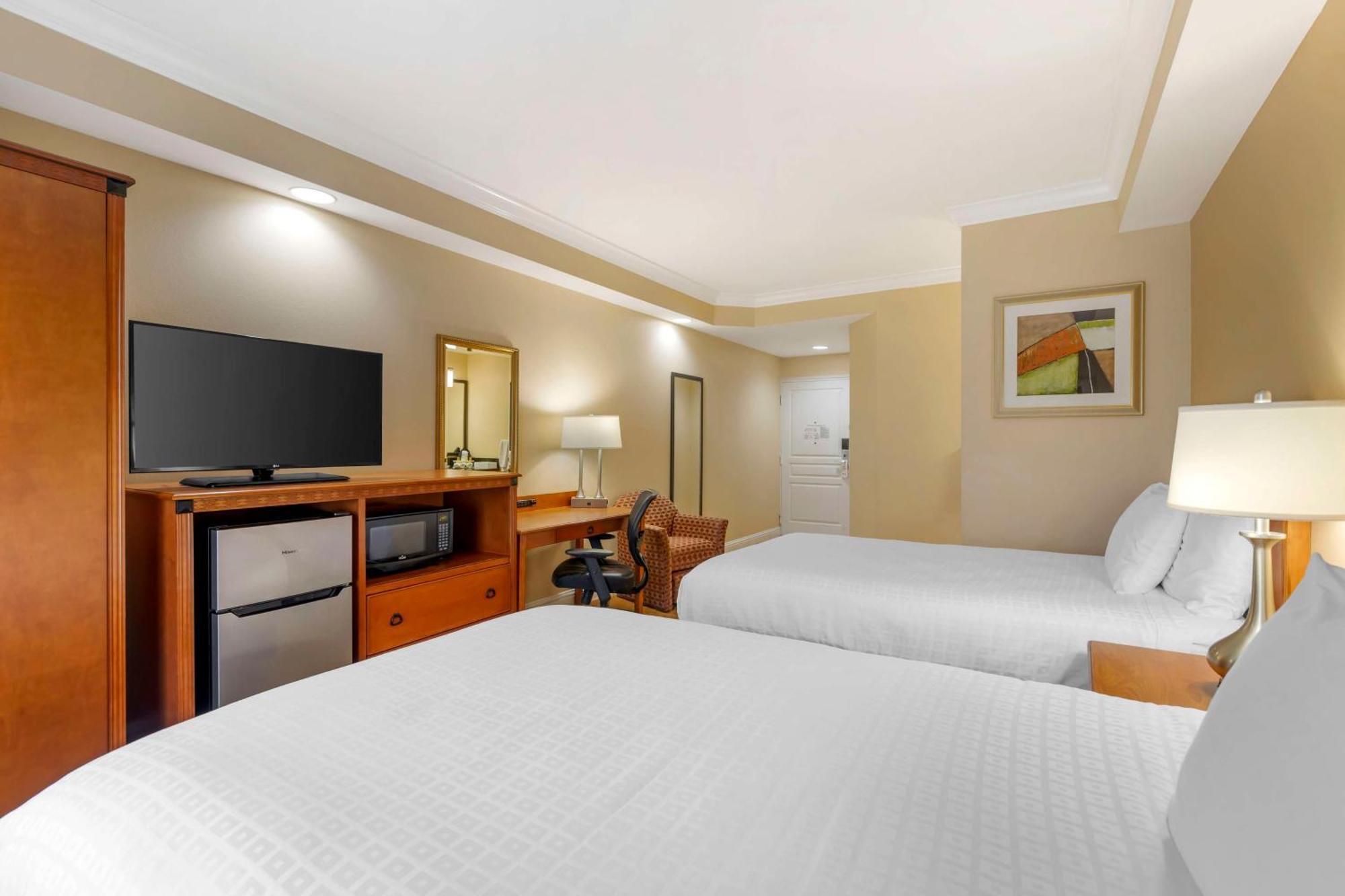 Best Western Plus Кингсленд Екстериор снимка