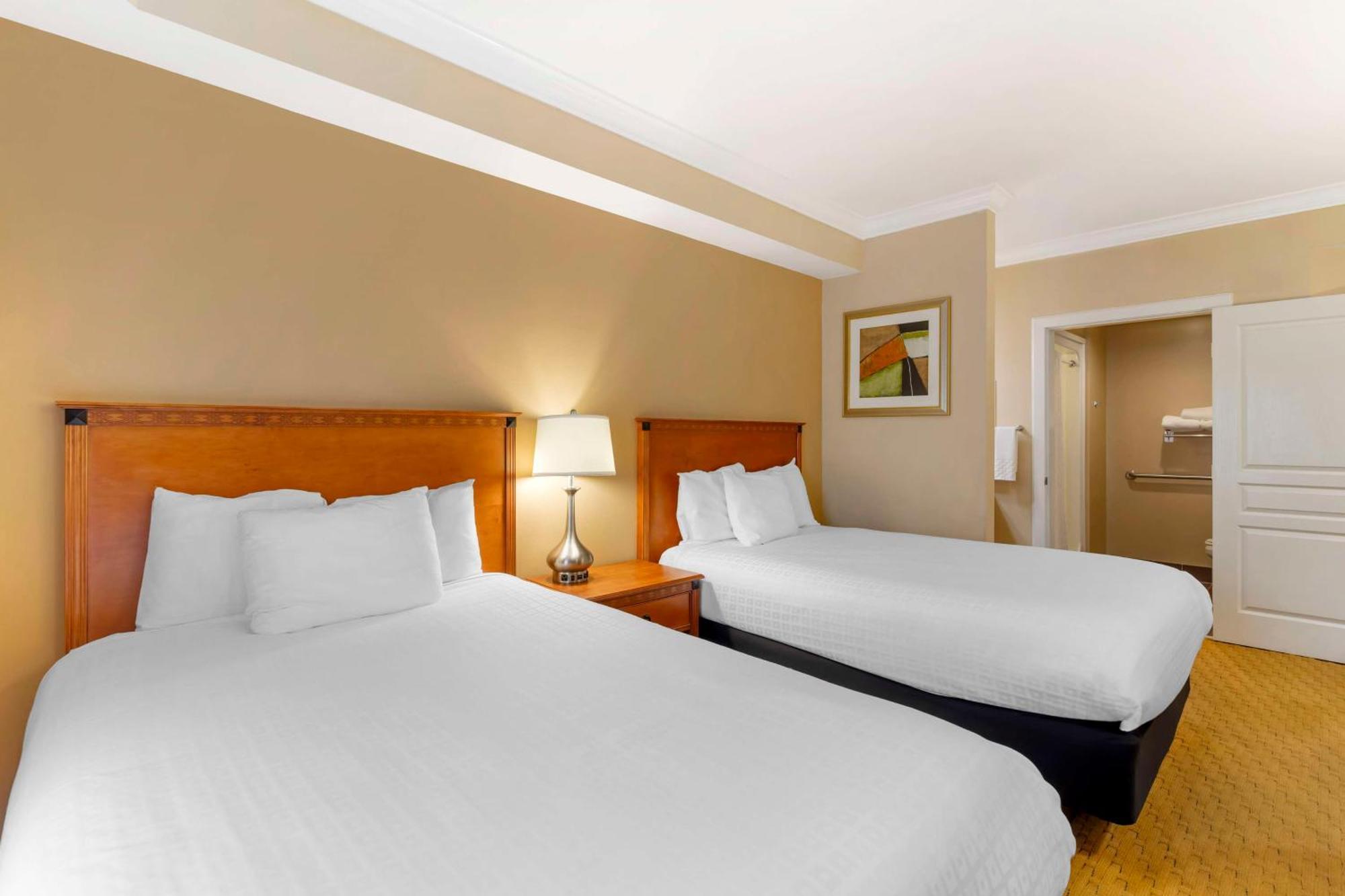 Best Western Plus Кингсленд Екстериор снимка