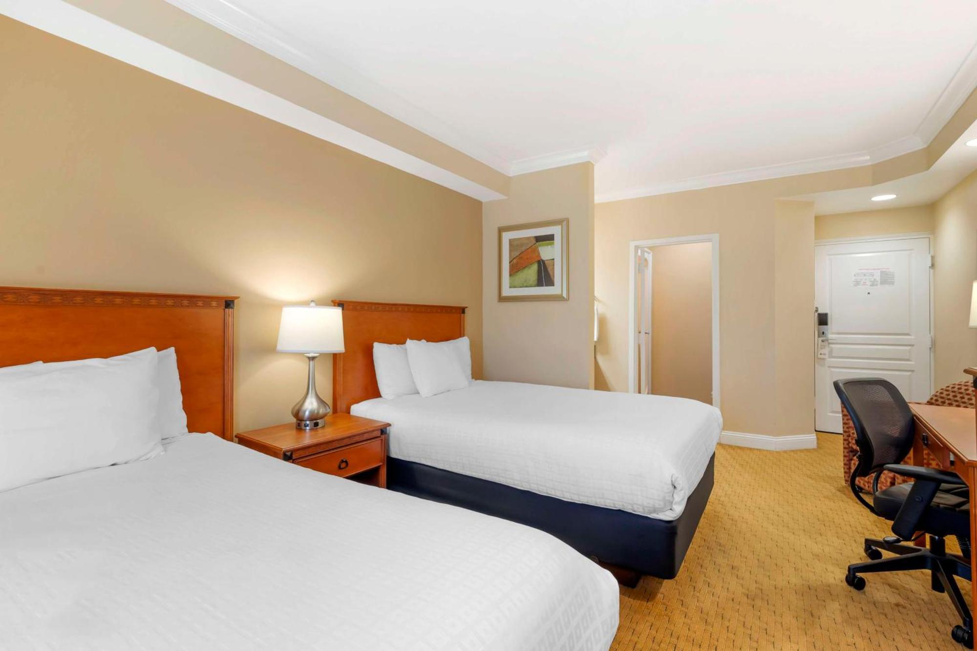 Best Western Plus Кингсленд Екстериор снимка