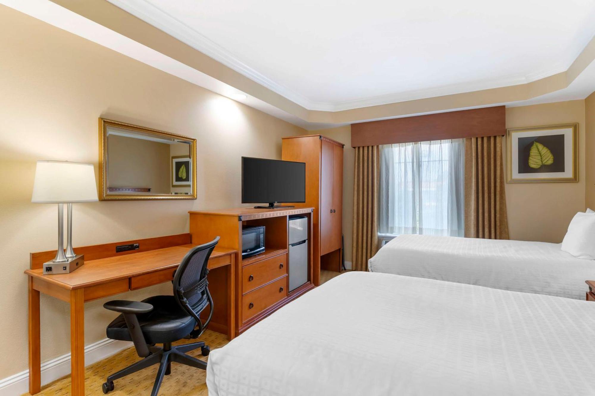 Best Western Plus Кингсленд Екстериор снимка
