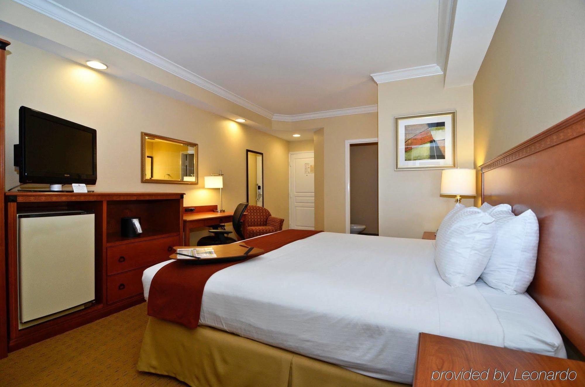 Best Western Plus Кингсленд Екстериор снимка