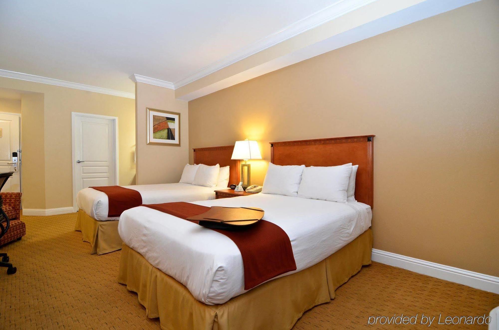 Best Western Plus Кингсленд Екстериор снимка